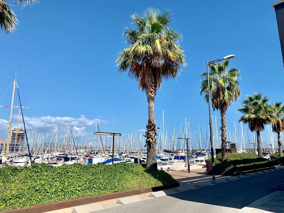 Hotel en barco Espacioso velero junto a la playa BCN Badalona